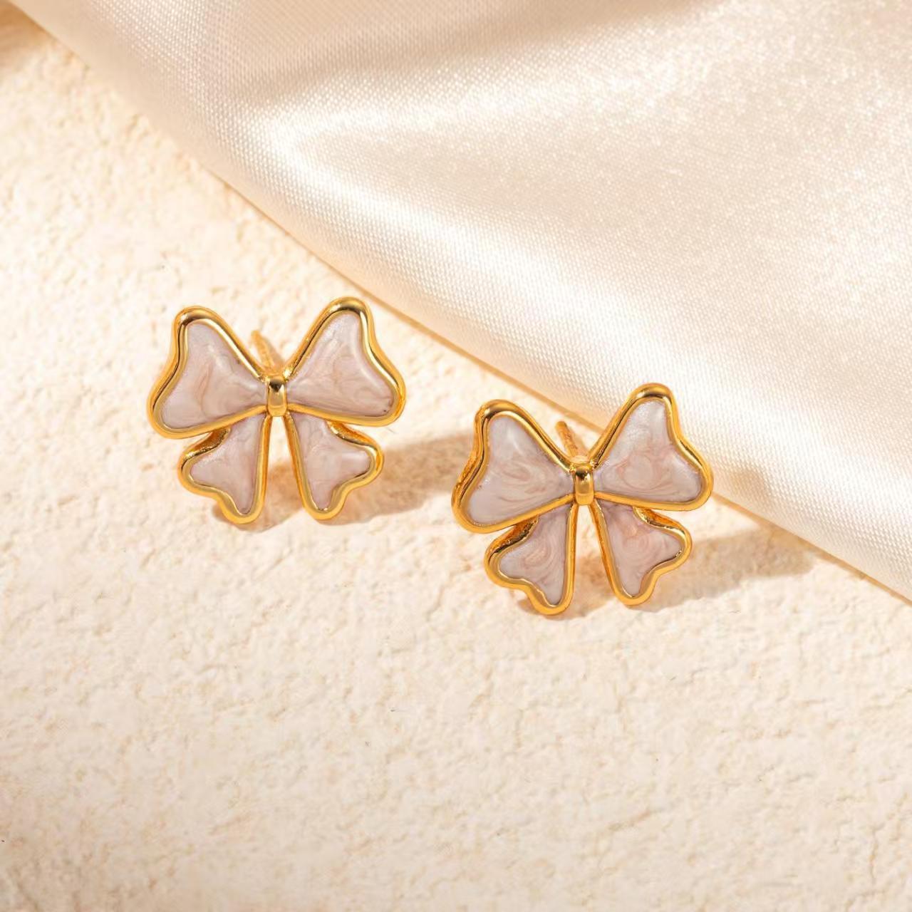 Stainless steel bow ear stud 🎀